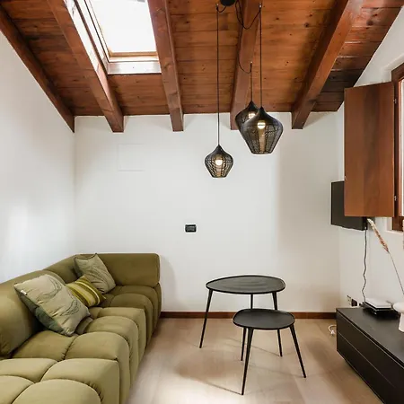 Camelia At The - Acquaseria, San Siro By Lovecomo Tatil Evi