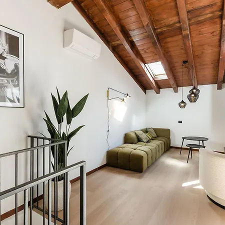 Tatil Evi Camelia At The - Acquaseria, San Siro By Lovecomo *